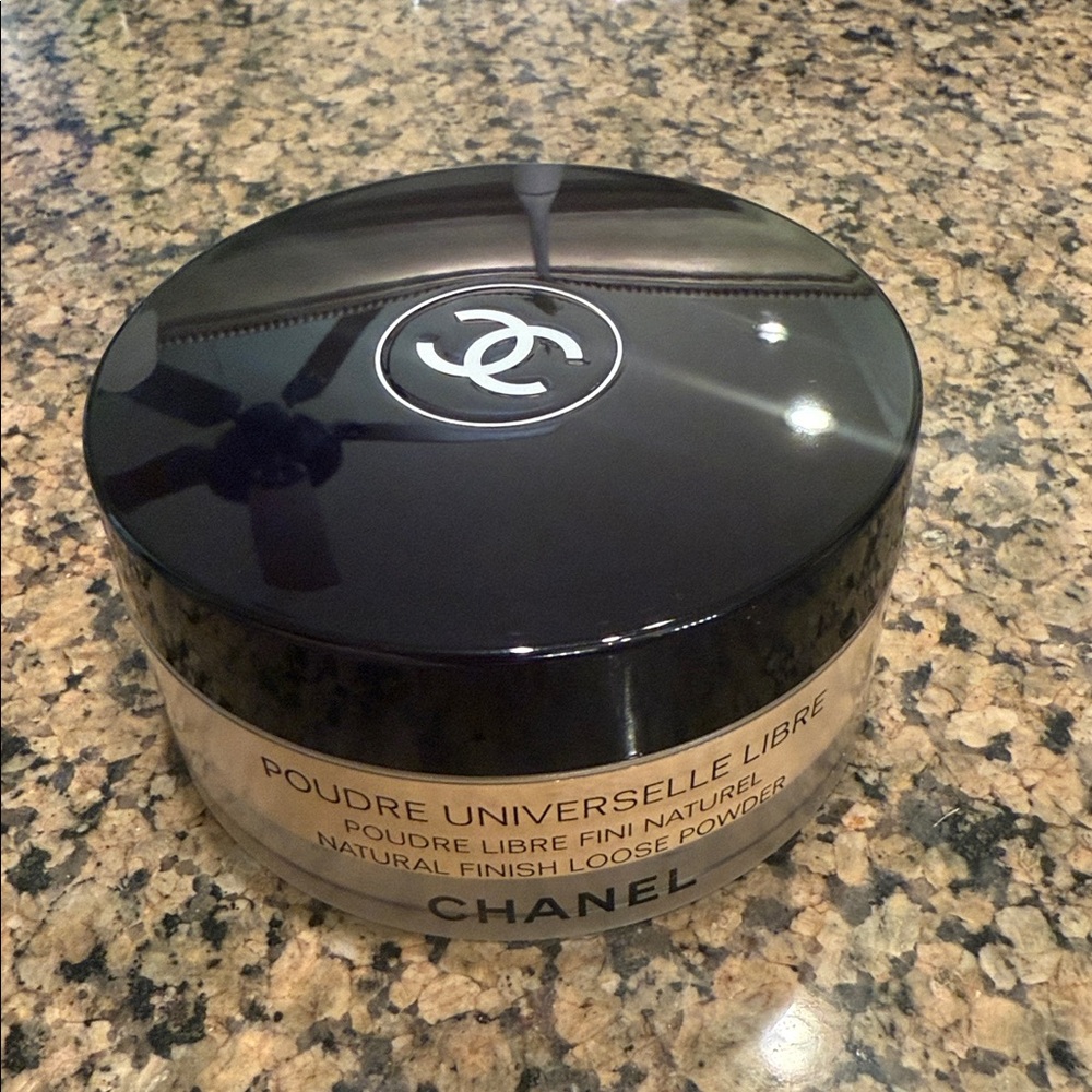 CHANEL Poudre Universelle Libre Natural Finish Loose Powder shade 40 (full size)